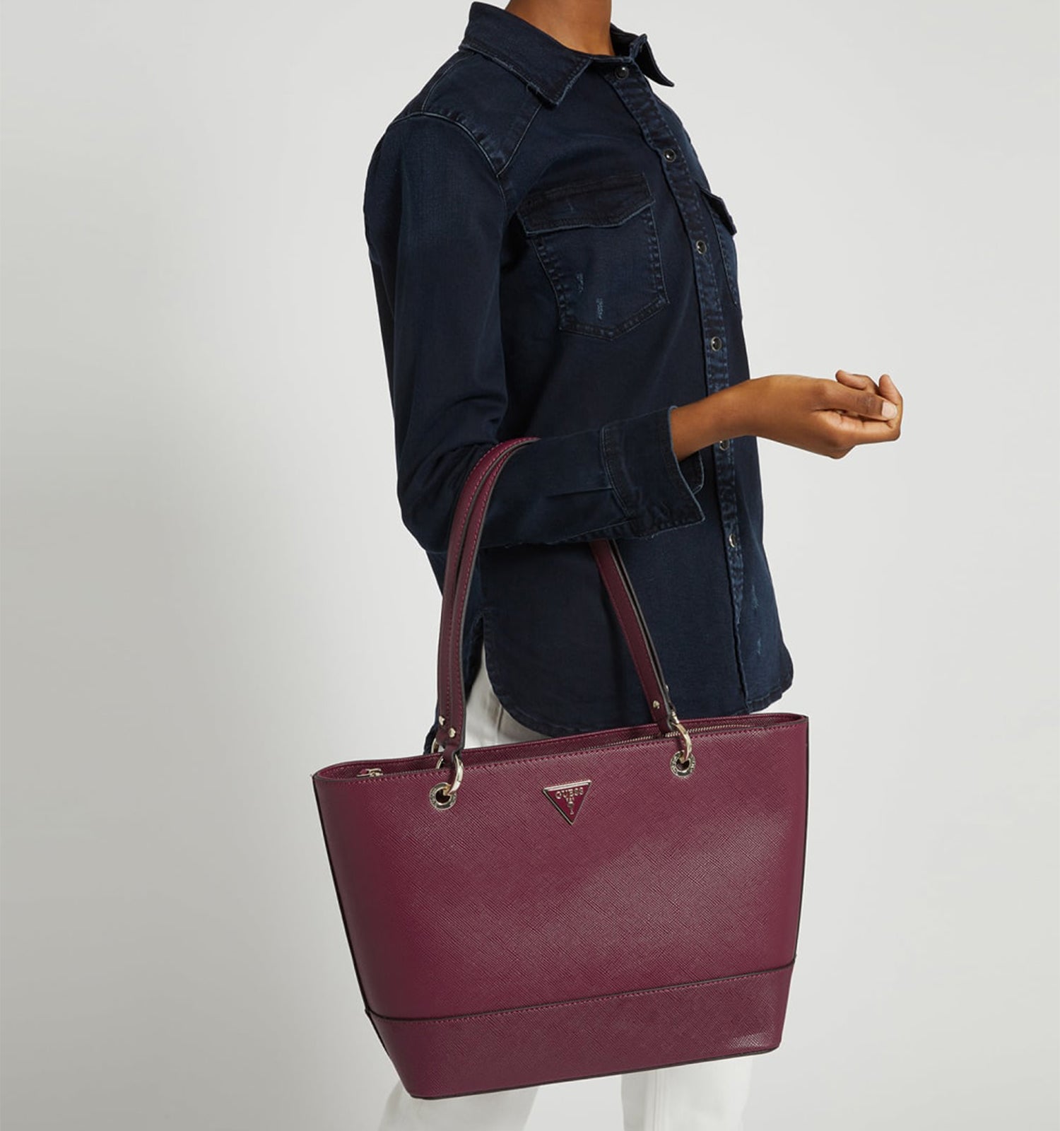 GUESS Borsa Noelle HWZG787923